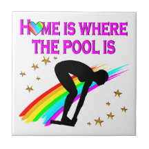 EL NIÑO SIEMPRE ESTÁ LISTO PARA LA PISCINA