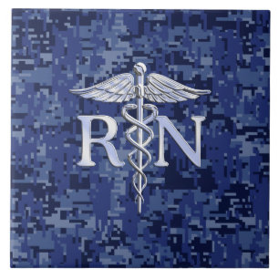 Azulejo De Cerámica Enfermera inscrita RN Silver Caduceus en Navy Camo