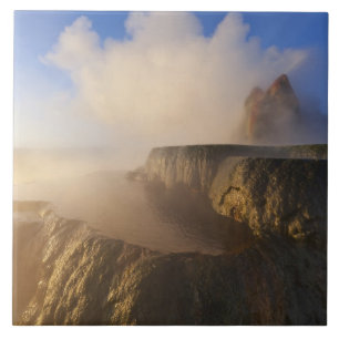 Azulejo De Cerámica Fly Geyser con Granite Range coronada de nieve