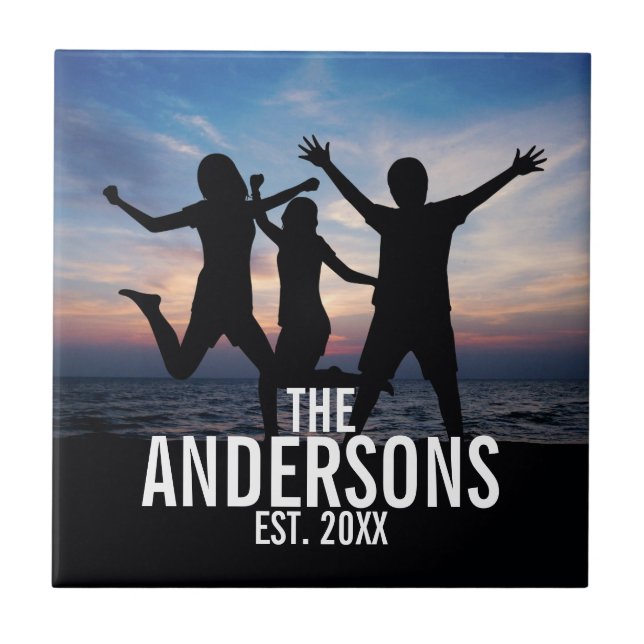 Azulejo De Cerámica Foto familiar personalizada con nombre familiar (Frente)