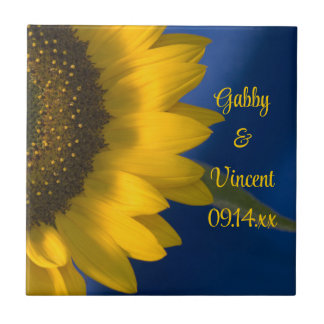 Azulejo De Cerámica Girasol amarillo en Boda azul