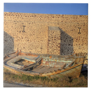 Azulejo De Cerámica Grecia, Santorini, Oia. Antiguo barco pesquero en
