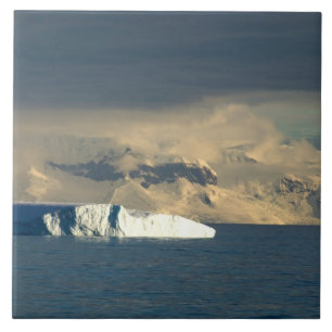 Azulejo De Cerámica Iceberg en los inicios del Pasaje de Drake justo