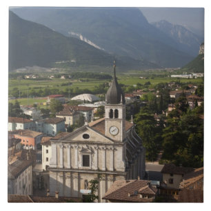 Azulejo De Cerámica iglesia colegiata por la mañana, Arco, Trento