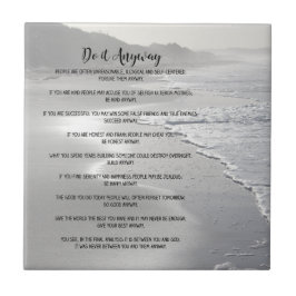 Azulejo De Cerámica La playa brumosa del océano lo hace de todos modos