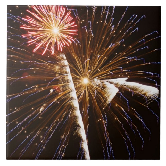 Azulejo De Cerámica Los fuegos artificiales exhiben en el río Savannah (Frente)