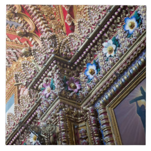 Azulejo De Cerámica México, Querétaro. Detalle interior de una ornamen