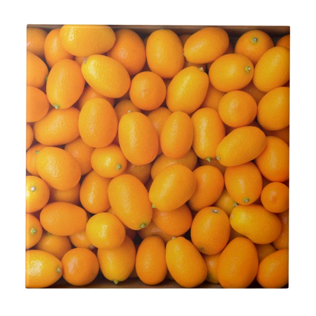 Azulejo De Cerámica Montón de kumquats anaranjados en caja de cartón (Frente)