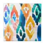 Azulejo De Cerámica Patrón de acuarela de Ikat<br><div class="desc">En esta baldosa de cerámica se muestra un bonito patrón artístico de kat acuarela. Los colores son ricos en tonalidades y el patrón es ligeramente abstracto.</div>