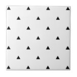 Azulejo De Cerámica Patrón geométrico elegante blanco negro | triángul<br><div class="desc">Patrón geométrico moderno y mínimo en blanco y negro.</div>
