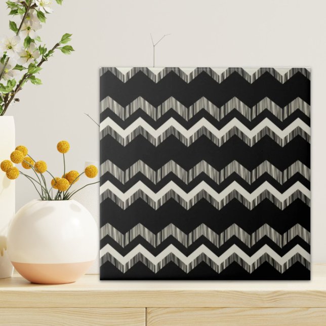 Azulejo De Cerámica Patrón Preppy De Giro Negro Y Gris Chevron (Preppy Girly Pattern Black And Grey Chevron Tile)