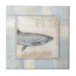 Azulejo De Cerámica Pescado gris en fondo beige<br><div class="desc">El artista Norman Wyatt es talentoso y conocido por sus impresiones artísticas sobre la vida marina. En esta imagen vívida, captura un pez gris en su estilo más natural. También añadió un marco azul y beige de inspiración vintage para que parezca más único y contemporáneo. Esta pieza de arte sería...</div>