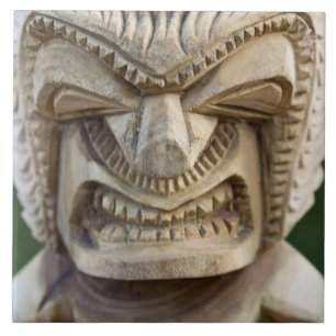 Azulejo De Cerámica Polinesia, Reino de Tonga. Primer plano de tiki