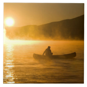 Azulejo De Cerámica Practicando canoa en Lily Bay al amanecer, Lago Mo