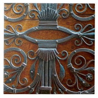 Azulejo De Cerámica Puerta con aspecto fundido de madera marrón platea