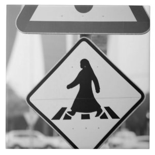 Azulejo De Cerámica Qatar, Y Dawhah, Doha. Peatón árabe