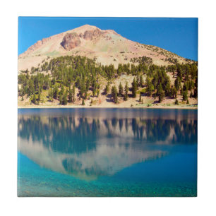 Azulejo De Cerámica Reflejos en el lago Helen, Lassen Volcánico