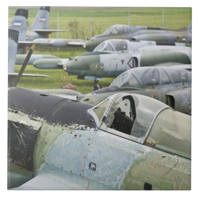 Azulejo De Cerámica SERBIA, Belgrado. Museo aeronáutico yugoslavo (Frente)