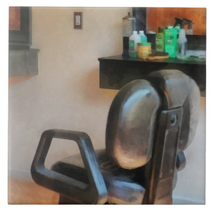 Azulejo De Cerámica Silla de barbero y suministros de pelo