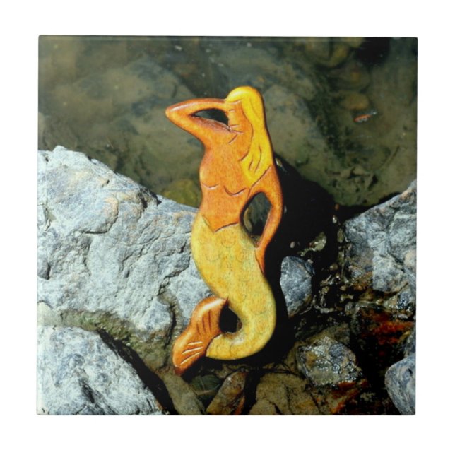 Azulejo De Cerámica sirena rubia mirando (Frente)