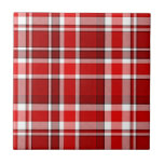Azulejo De Cerámica Tartán blanco rojo<br><div class="desc">Este diseño de arcilla roja y blanca tiene un patrón repitido de rayas/tartán que está ligeramente texturado. Es un patrón brillante y elegante.</div>