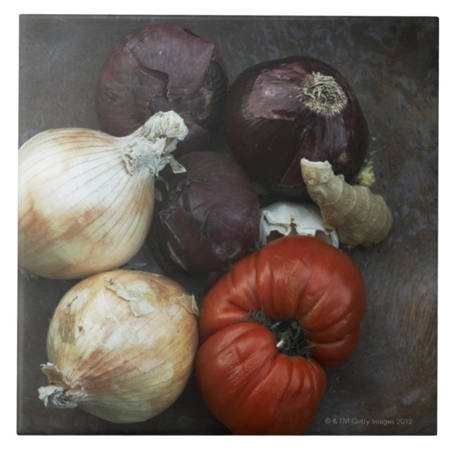 Azulejo De Cerámica Tomate de la herencia, cebolla amarilla, cebolla (Frente)