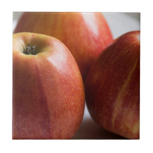 Azulejo De Cerámica Tres manzanas maduras