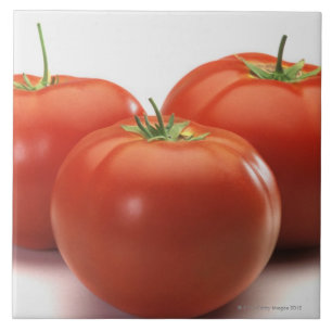 Azulejo De Cerámica Tres tomates en el contador, primer