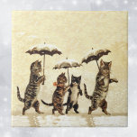 Azulejo De Cerámica Vintage Strin Cats Umbrellas Nieve bailando<br><div class="desc">Esta imagen vintage tiene cuatro gatos bailando en la nieve sosteniendo sus paraguas. Son felinos rayados marrones y el fondo es un amarillo pálido moteado con nieve cayendo. Vea mi tienda Arte de MAR para encontrar productos que coincidan con este diseño.</div>