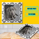 Azulejo Decorativo fotográfico mascota<br><div class="desc">A través de un poco de magia de la plataforma Zazzle, esta plantilla añadirá la foto de tu mascota (u otra foto) a un azulejo de cerámica. Utilícelo para inmortalizar a un mascota especial u otro miembro de la familia. Piensen en los recuerdos especiales que podrían captar en un chaparrón...</div>