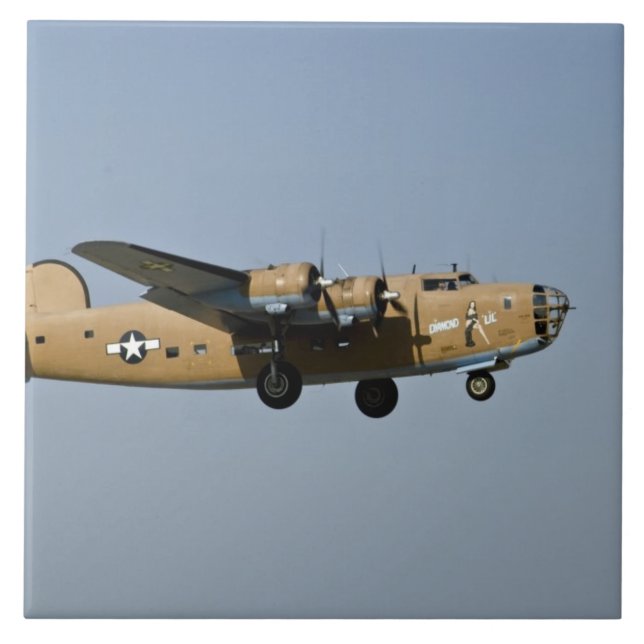 Azulejo Diamond Lil B-24 Bomber, aterrizando en Oshkosh, (Frente)
