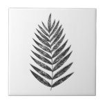 Azulejo Dibujo minimalista de helecho negro y blanco<br><div class="desc">Este moderno ilustracion botánico minimalista cuenta con un sencillo dibujo de hojas de palmera en blanco y negro.</div>