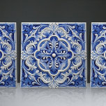 Azulejo Diseño de cerámica con patrones de Sapphire Lisbon<br><div class="desc">El índigo Azulejo Azul portugués Lisboa azulejos decorativos de cerámica son una hermosa y única incorporación a cualquier hogar. Un producto de alta calidad con una estética atemporal. El color azul de las baldosas se inspira en el azul índigo de los azulejos de Lisboa, aportando un toque de historia y...</div>