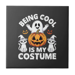 Azulejo Diseño de fantasma de disfraz de Halloween siendo
