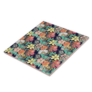 Azulejo Diseño de Strokes Dorados con flores de color ros