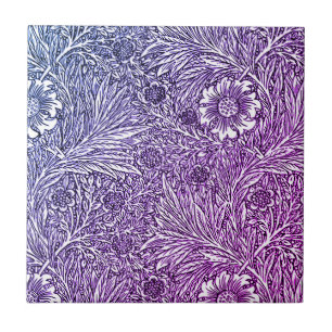 Azulejo Diseño floral intrincado en tonos morados y blanco