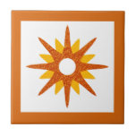 Azulejo Diseño Starburst Naranja moderno de mediados del s<br><div class="desc">Diseño moderno con un solo estreno naranja sobre un fondo blanco, enmarcado en un naranja brillante. Diseño sencillo y moderno. Un diseño de una colección de coordinación. Crea tu propio mosaico de personalizados cargando una nueva imagen, o usa el botón "mensaje" para contactar con el diseñador para obtener ayuda. Para...</div>