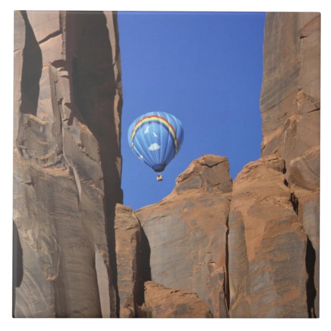 Azulejo EE. UU., Utah, Valle de los Monumentos. Un globo a (Frente)