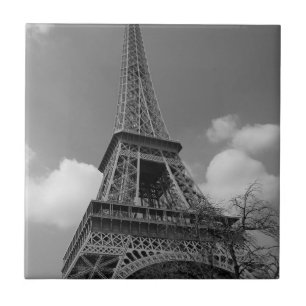 Azulejo Eiffel nublado en blanco y negro, 2015