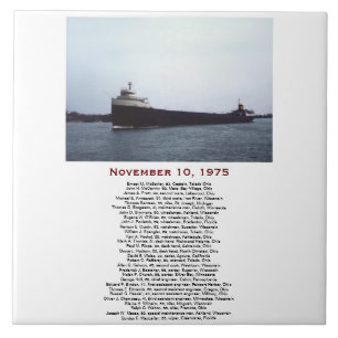 Azulejo El Edmund Fitzgerald con nombres de la tripulación