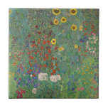 Azulejo El jardín de la granja Gustav Klimt con girasoles<br><div class="desc">Trae la belleza intemporal de "Farm Garden with Sunflowers" de Gustav Klimt a tu casa con esta impresionante cerámica. Digitalmente realzada para capturar cada detalle vibrante, esta pintura icónica irradia calidez y serenidad. Imaginen la alegría y la inspiración que provienen de mostrar una obra maestra en su espacio. Perfecto para...</div>