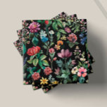 Azulejo Elegancia botánica vintage negro<br><div class="desc">Sumérjase en la belleza intemporal de nuestra colección "Vintage Botanical Elegance", diseñada para añadir un toque de la naturaleza en cualquier espacio. Cada baldosa de cerámica cuenta con una exuberante mesa de flores de inspiración vintage, representada en exquisitos tonos acuáticos con un fondo negro clásico. Ideal para los diseñadores de...</div>