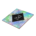 Azulejo Elegante celebración del 24° Aniversario del Boda<br><div class="desc">¡Celebre el 24º aniversario del boda opal con este elegante azulejo! Las elegantes letras en blanco y negro con confeti hexagonal en un fondo opal irrisorio añaden un toque memorable a esta ocasión especial y un hito extraordinario. Personaliza con los nombres de la pareja y años de matrimonio. Diseño ©...</div>