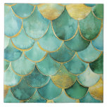 Azulejo Elegantes escalas de sirena en Verde azulado y oro<br><div class="desc">Sumérjase en la elegancia oceánica con este impresionante diseño de cerámica con baldosas de sirena a la acuarela en suave verde azulado, verde marino y turquesa. Cada una de las escalas está exquisitamente rebosante de oro brillante, aportando un toque de lujo y encanto mágico a tu espacio. El patrón de...</div>