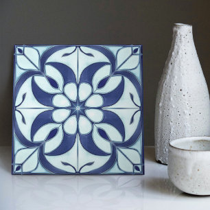 Azulejo Encantador Floral Simétrico Azul y Blanco