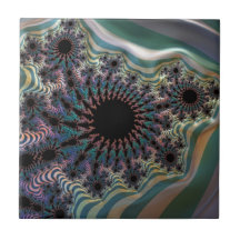 Entre el mosaico cerámico de pliegues