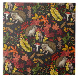 Azulejo Erizo y flora del bosque de otoño sobre negro