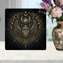 Azulejo Escarabajo Egipcio de Oro con Elementos Celestiale