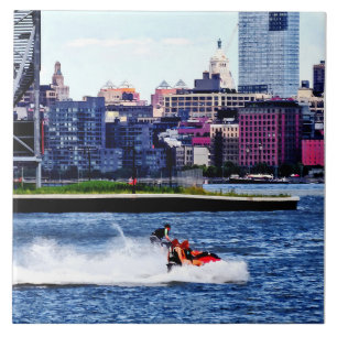 Azulejo Esquí acuático junto al reloj Colgate