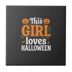 Azulejo Esta Chica Ama La Tipografía De Halloween SVG Dise